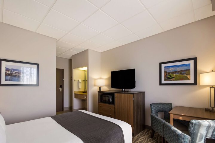 Room 33 of 58