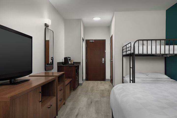 Room 38 of 54