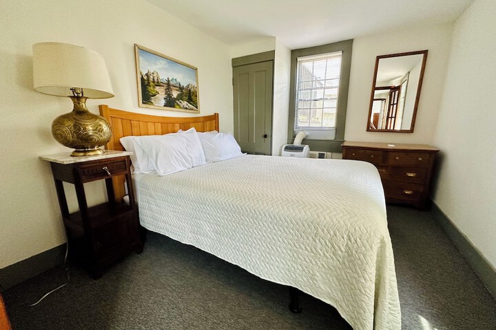 Room 93 of 167