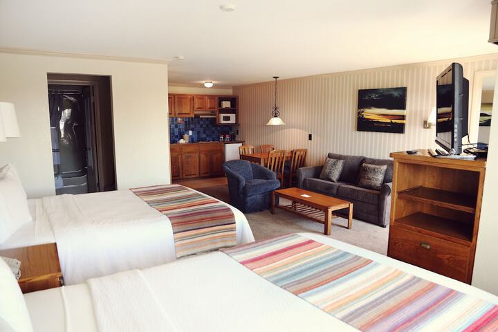 Coachman Inn & Suites