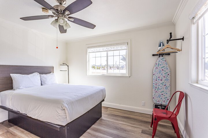 Room 8 of 35