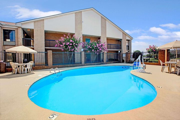 Pool 6 of 29