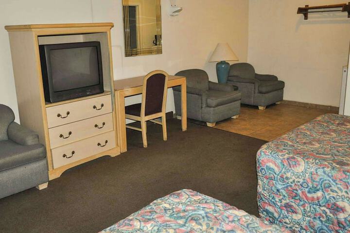 California Suites Motel