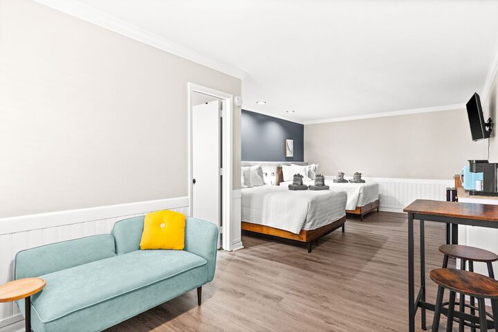 Room 53 of 164