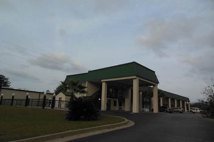 Hotel 4 of 14