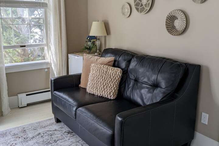 Room 9 of 25
