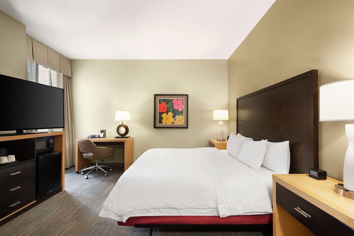Room 16 of 108