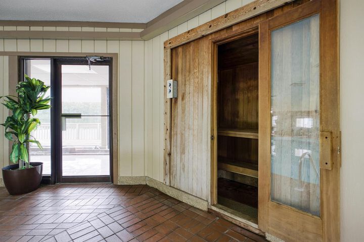 Best Western Indian Oak