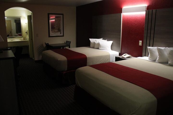 Room 7 of 39