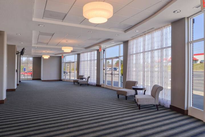 Holiday Inn Poplar Bluff by IHG