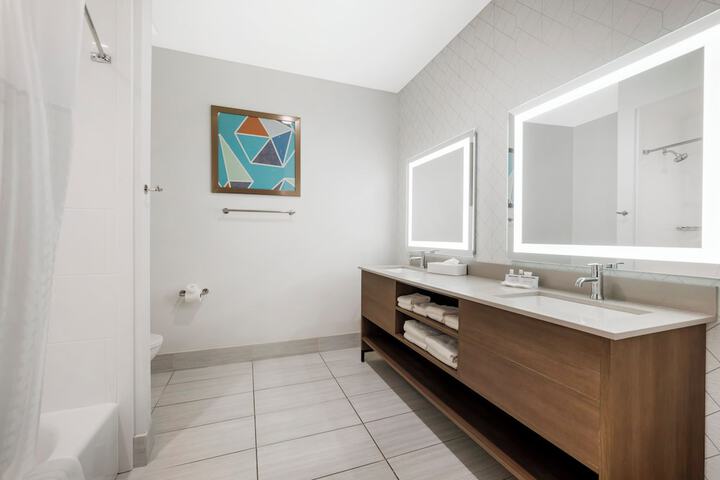 Comfort Suites Richmond East