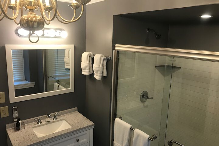 Room 32 of 64