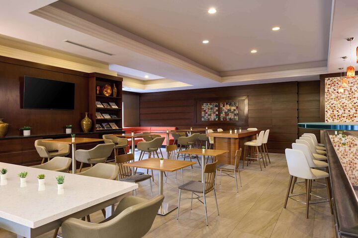 DoubleTree by Hilton Minneapolis Airport MN