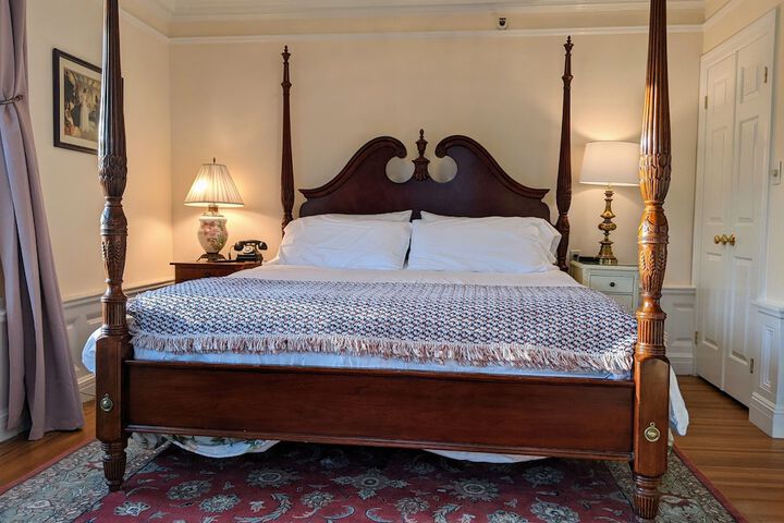 Room 43 of 239