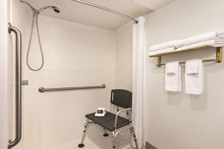 Room 15 of 20