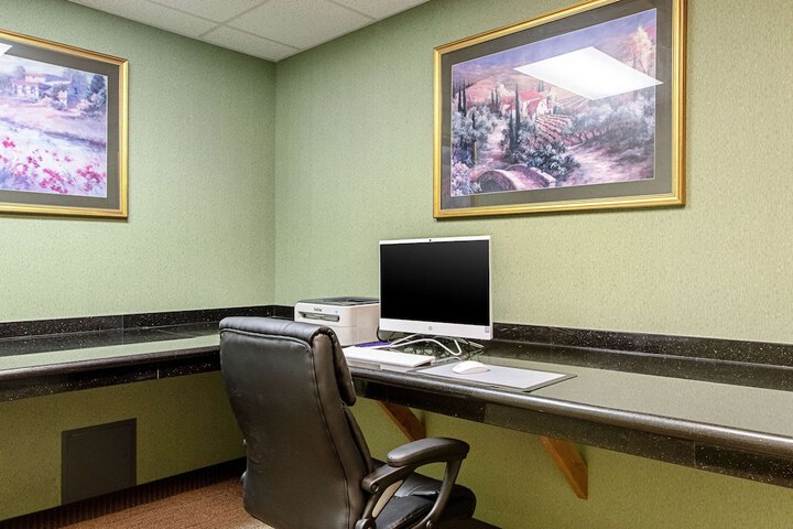 Business Center 52 of 52