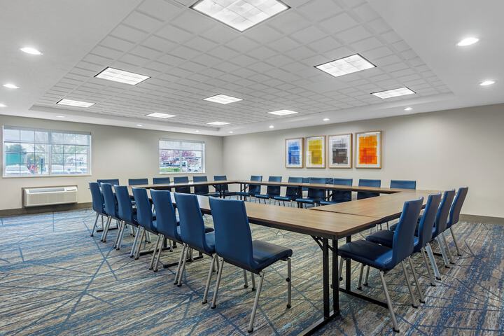 Holiday Inn Express Hotel & Suites Charlotte by IHG