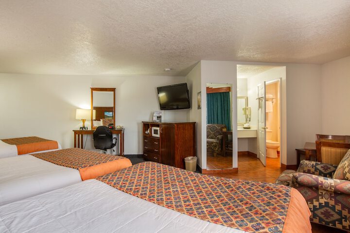 Room 28 of 34