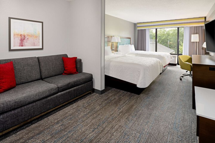 Room 32 of 74