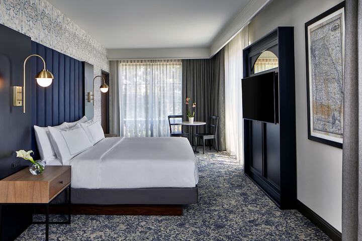 Room 26 of 49