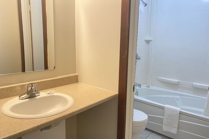 Room 79 of 211