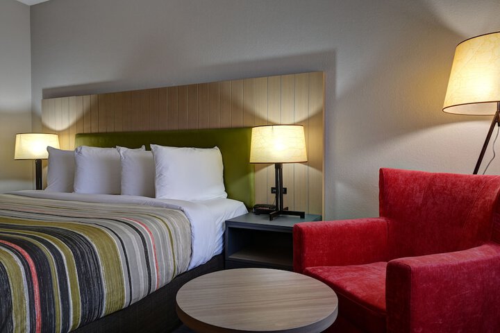 Country Inn & Suites by Radisson Pierre, SD