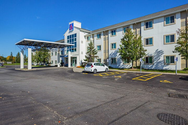 Hotel 6 of 33
