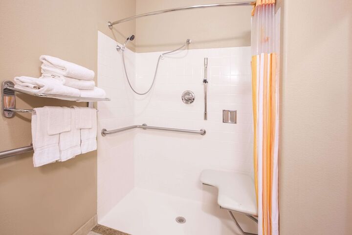 Room 20 of 28