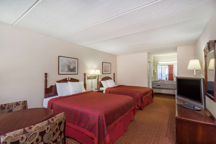 Room 9 of 14