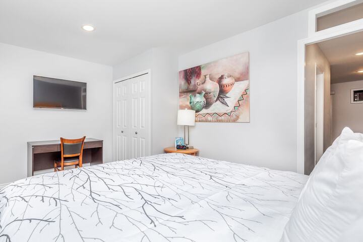 Room 32 of 42