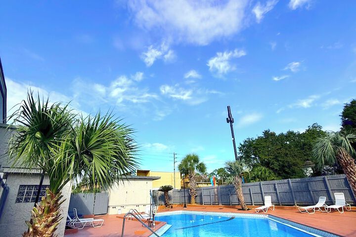 Days Inn by Wyndham Tallahassee University Center