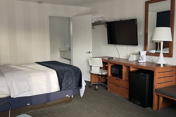 Room 43 of 60