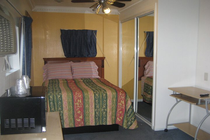 Room 5 of 52