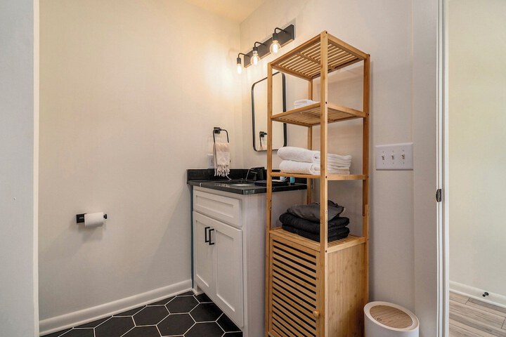 Room 92 of 102