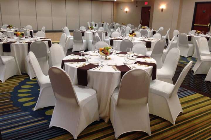 Ballroom/Hall 109 of 121