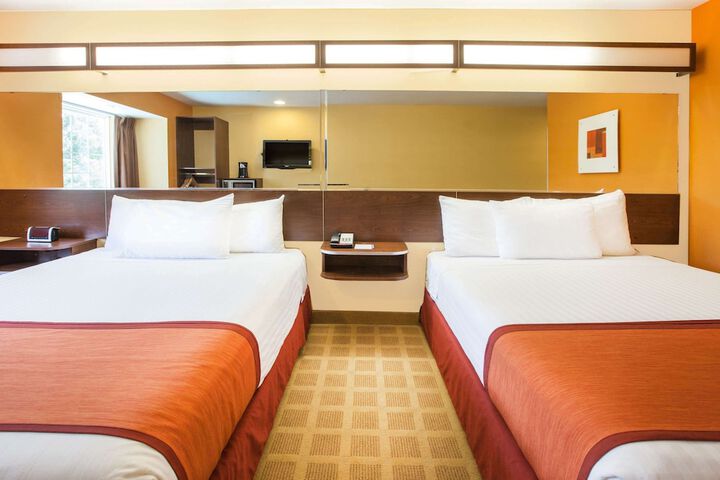 Room 14 of 16