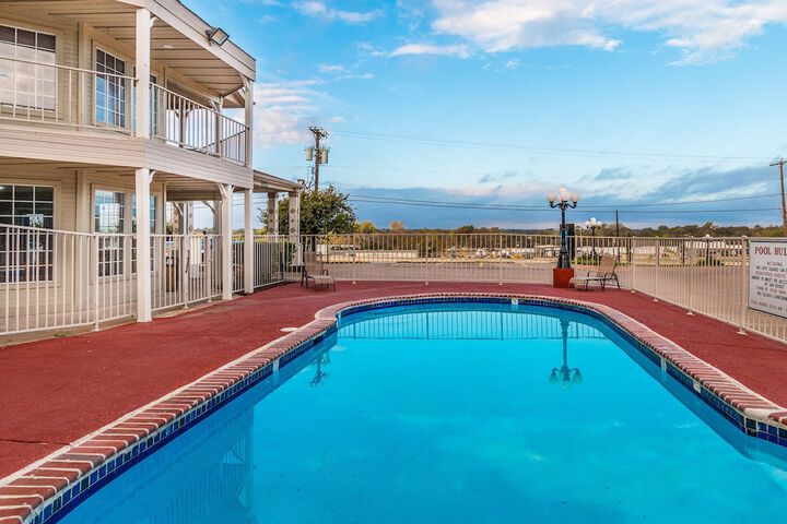 Motel 6 Waxahachie TX