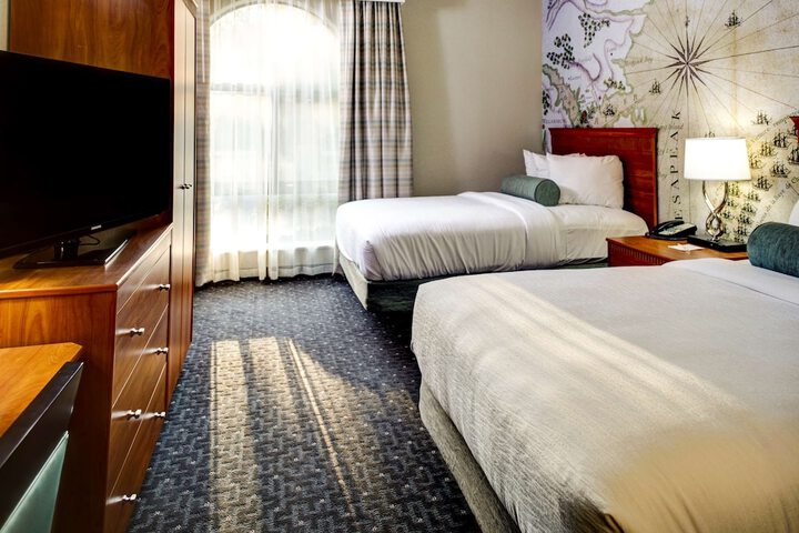 Room 17 of 40
