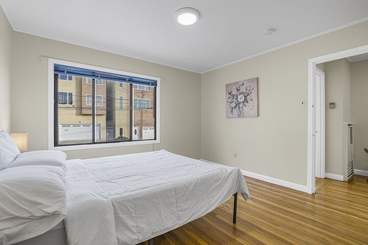 3 BD 2 Bath House Walkable To Bart, Free Parking, Views