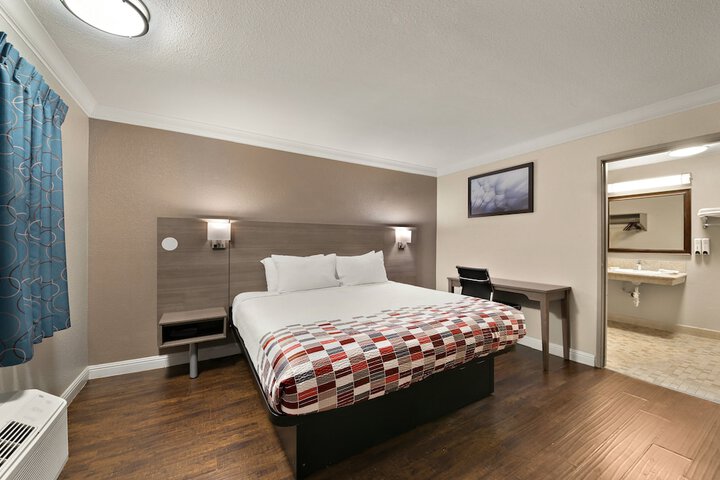 Room 31 of 32