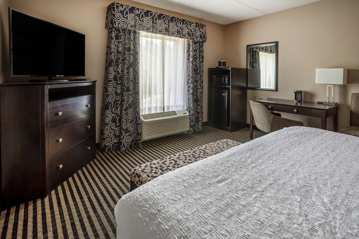 Room 26 of 74