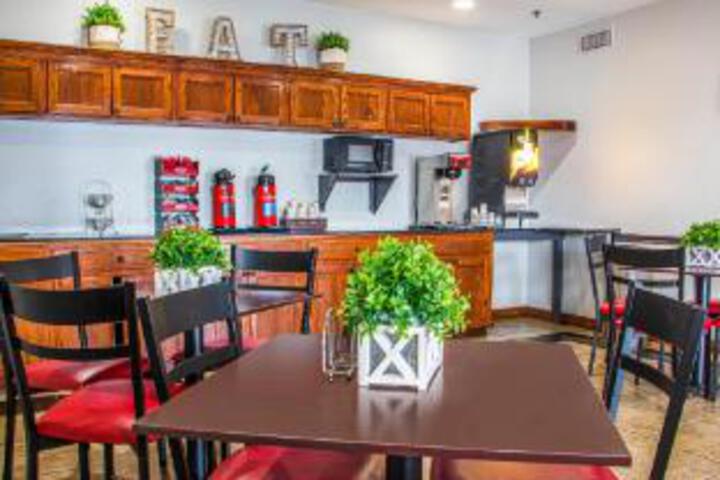 OYO Townhouse Donaldsonville - Gonzale