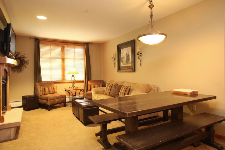 Zephyr Mountain Lodge