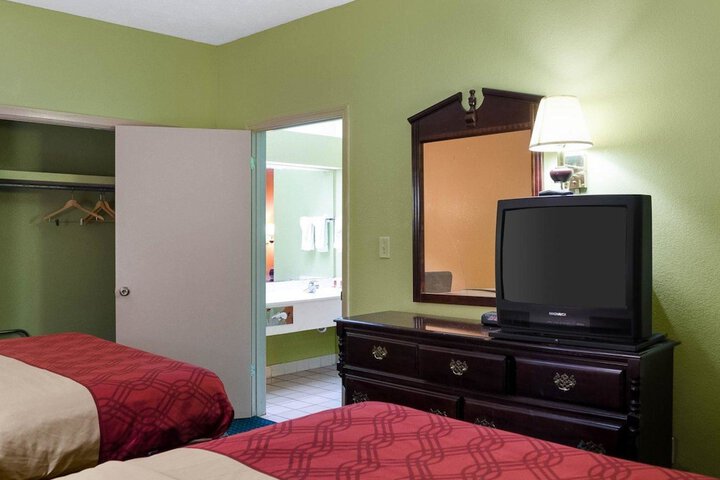 Econo Lodge Canton I-55