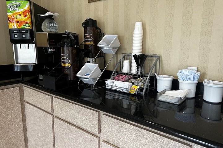 Breakfast/Coffee Service 28 of 31