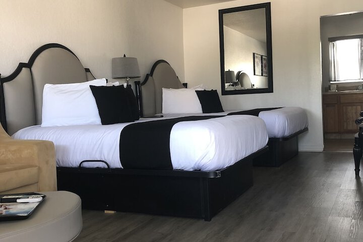 Room 103 of 170