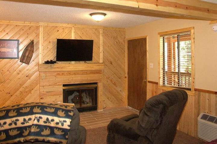 Upper Canyon Inn & Cabins