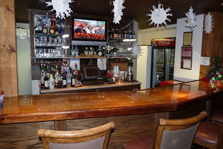 Riverbank Lodge