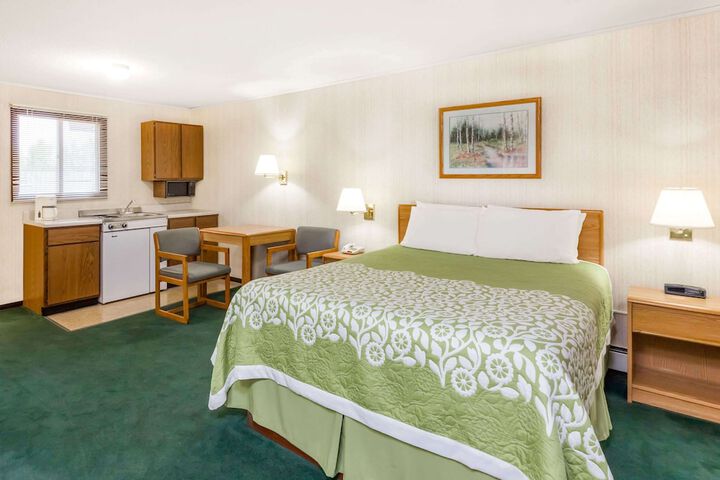 Room 16 of 27