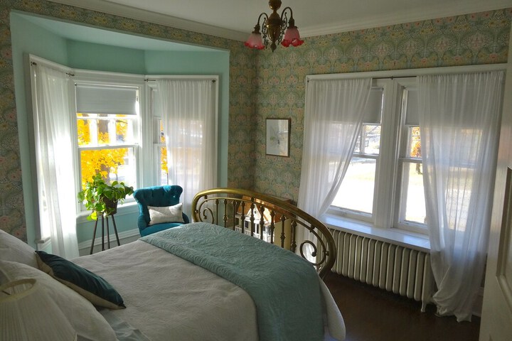 The Captains House B & B